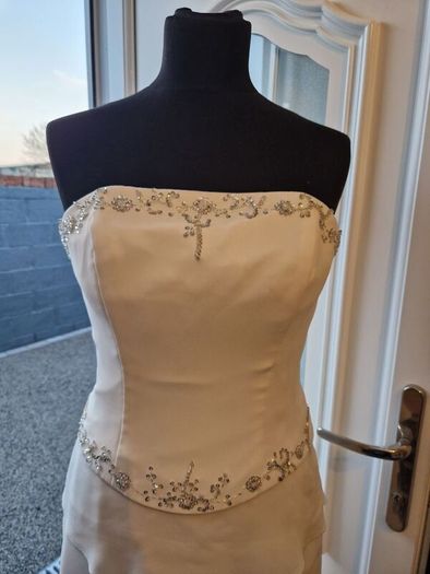 wedding dress