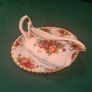 Old country roses Gravy boat and stand Image 3