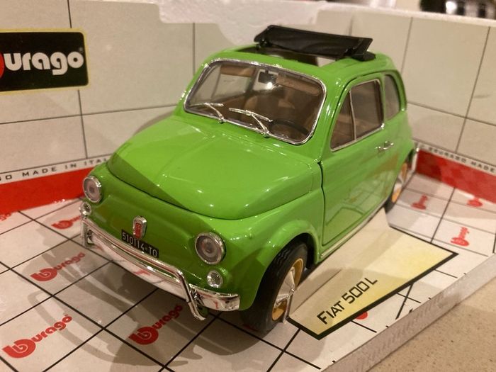 Fiat 500 L 1/16 Burago