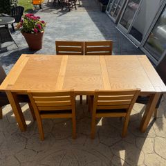 Extendable Kitchen Table and 6 Chairs