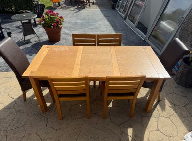 Extendable Kitchen Table and 6 Chairs