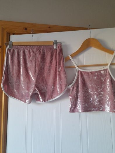 girls cute top and shorts