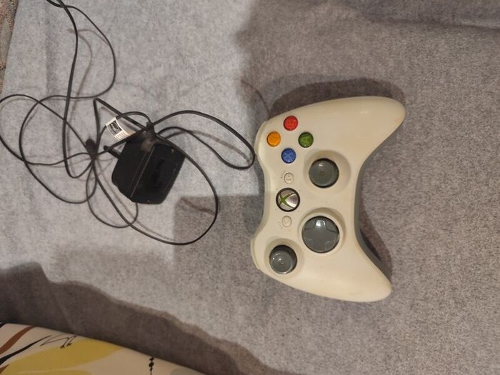 Xbox 360 controller, battery pack + charger