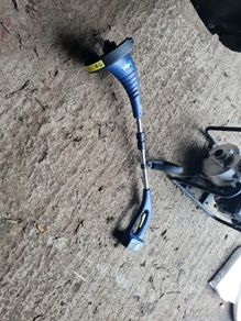 Battery power strimmers