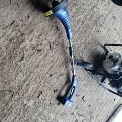 Battery power strimmers