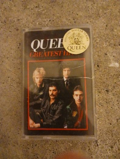 Queen - Greatest Hits.