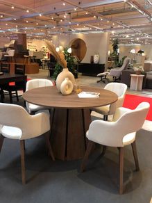 The Sterling Extendable Round Dining Table 100 to 140cm