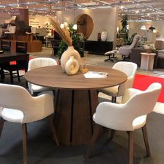 The Sterling Extendable Round Dining Table 100 to 140cm