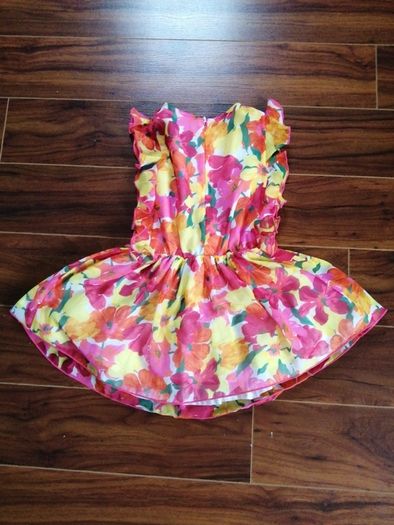 Girl's dress age 3 - 4