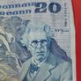 Irish 1988 "YEATS" Twenty pound note in .Fine condition Image 3