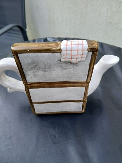 Presume Vintage, Rare Teapot