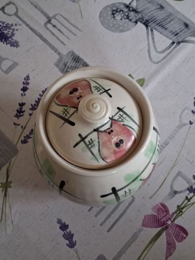 Crom Abu Pottery