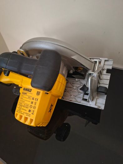 DeWalt DCS391 18V XR Cordless Circular Saw - Tool Only