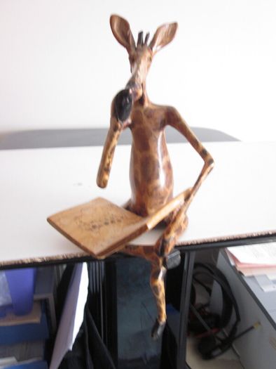 Thinking Giraffe Wooden Shelf Sitter