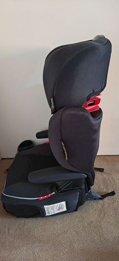Graco booster car seat with isoCatch