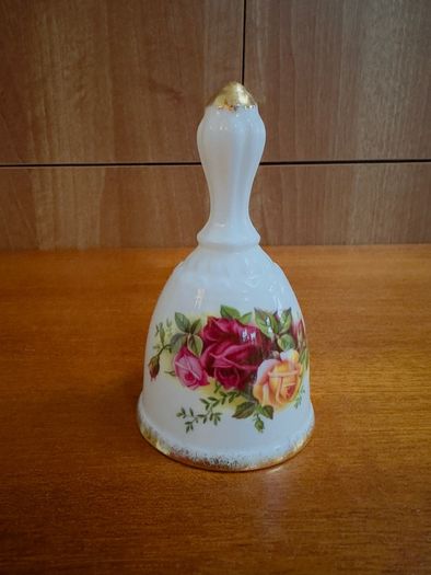 Royal Albert Old Country Roses Bell