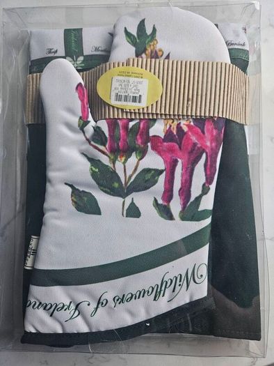Vintage Apron and Glove set