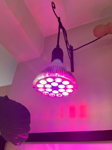 54W Full Spectrum LED Grow Light Bulb E27 Brand New