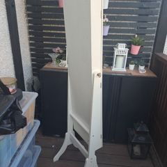 Jewellery Mirror Stand