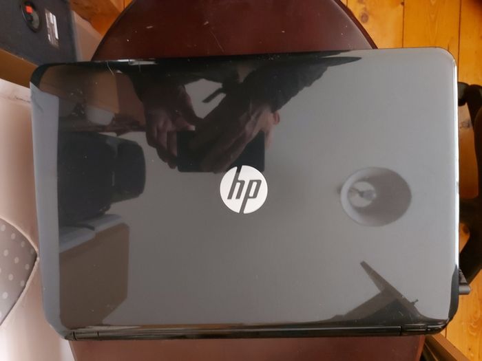 HP 15.6 inch Laptop, Model 15-af092sa, AMD A8-6410 APU with AMD Radeon Graphics, 2.0GHz, 8GB Ram, 1 Terrabyte HDD, Windows 10, Microsoft Edge, Chrome and VLC