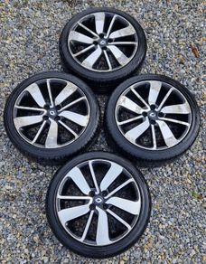 Genuine Renault Clio 17" Alloy Wheels + Tyres