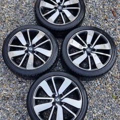 Genuine Renault Clio 17" Alloy Wheels + Tyres