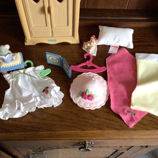 Vintage 90s Fisher price Briar berry "Berry Beth bear "W/ Accesories