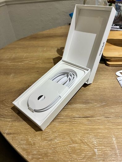 Apple iPhone 15 128GB Black Unlocked Boxed and Brand New USB C Cable