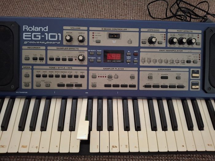 Roland EG-101 Keyboard Excellent Vintage Arranger Keyboard