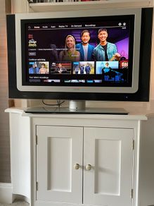 Phillips Tv Cineos Model  32PF9830/10