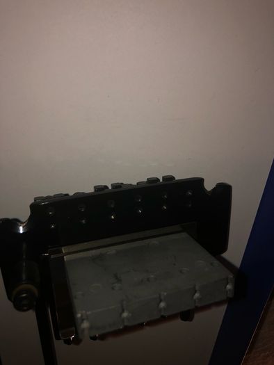 Floyd Rose tremolo double locking system