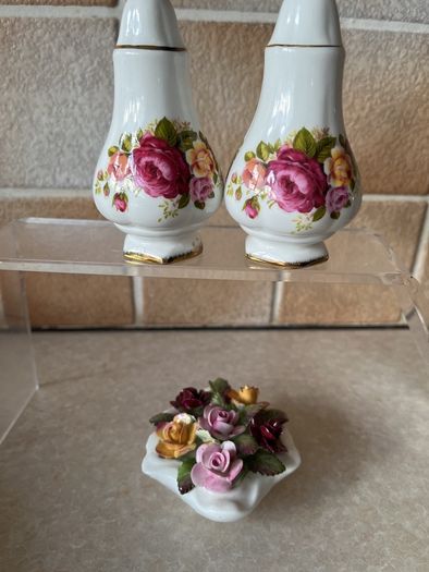 Royal Albert Old Country Rose Pisy Fliwers & Pepper& Salt set