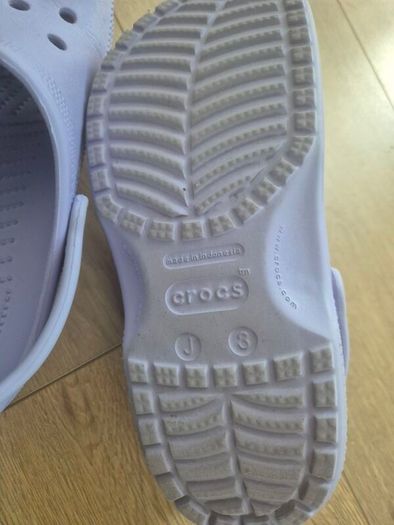 crocs