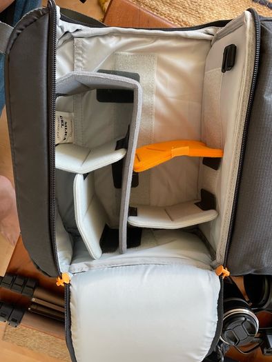 Sony Alpha 6100 JUST 8.204 SHOTS! + 3 lenses + bag + charger + uv filters