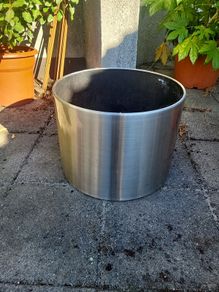 Stainless steel planter