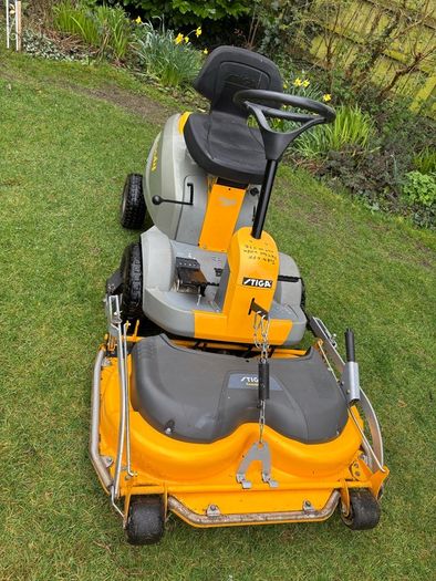 Stiga Combi 95 Mulcher (mint condition) - Ride on Lawnmower