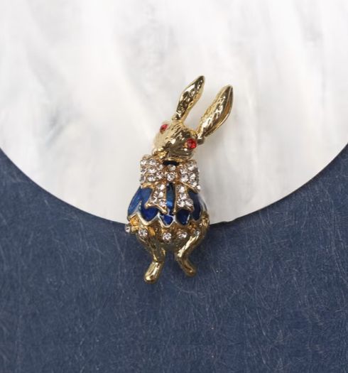 Alice in Wonderland Brooch