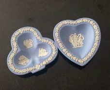wedgwood pin trays at ten euro each