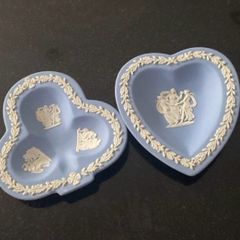 wedgwood pin trays at ten euro each