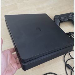 PS4 Slim 2 controllers