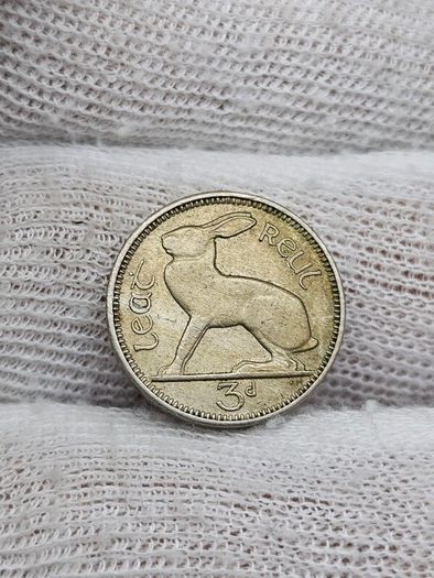 Ireland 1961 3d Threepence Struck on Defective Plachet (small crack)