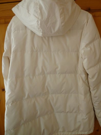 Jacket Puma Duck Feather Down Quilted Jacket. Cream. Hood detachable. Very good Condition.  Perfect Med,  Large Coat