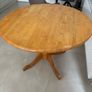 Round table Image 5
