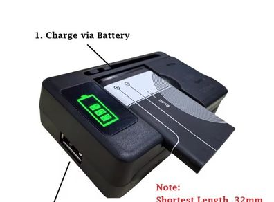 2022 Mobile Battery Charger Universal LCD Indicator Screen USB-Port For Cell Phone Chargers Battery Charging EU Plug