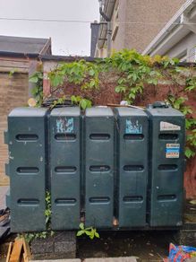 Free oil tank