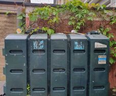 Free oil tank