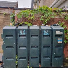 Free oil tank