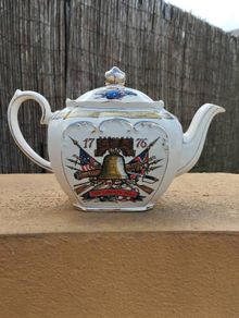 Sadler & Sons Ltd of England American Bi- Centenary Teapot 1776-1976