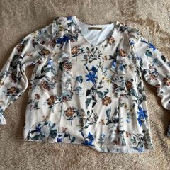 Floral Long-Sleeve Blouse (L)