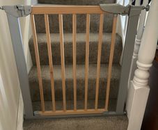 Wooden stair gate - BabyDan